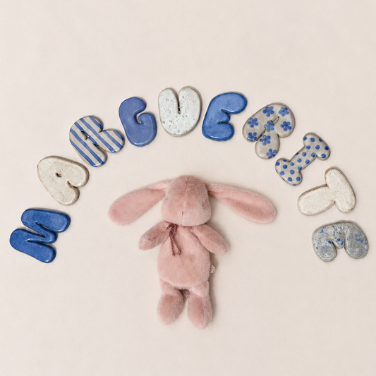 Lettres avec émaux spéciaux
